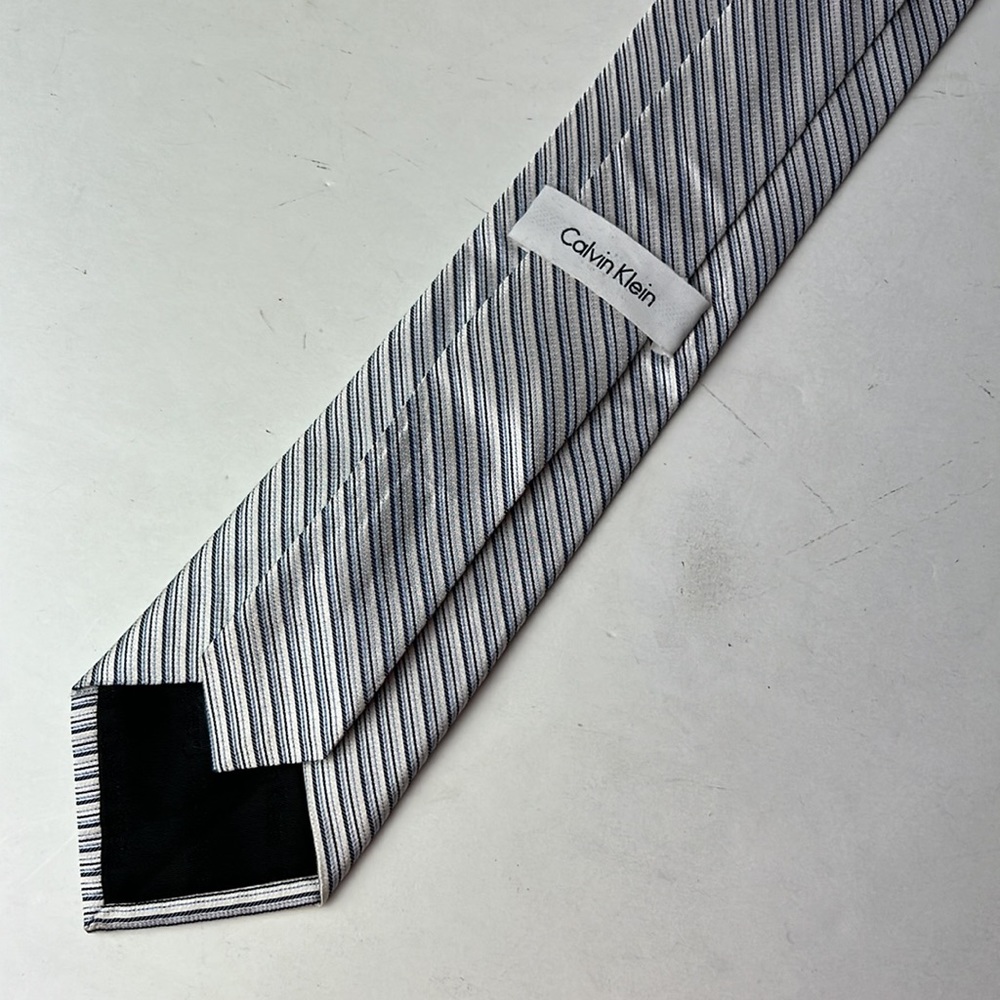 Calvin Klein Necktie Blue Grey All Silk Diagonal Stripe Men Accessories Neck Tie - Picture 4 of 8